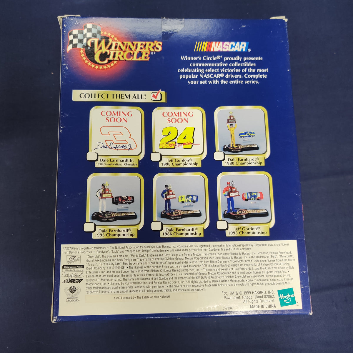 ALAN KULWICKI 1992 STAND AND CAR