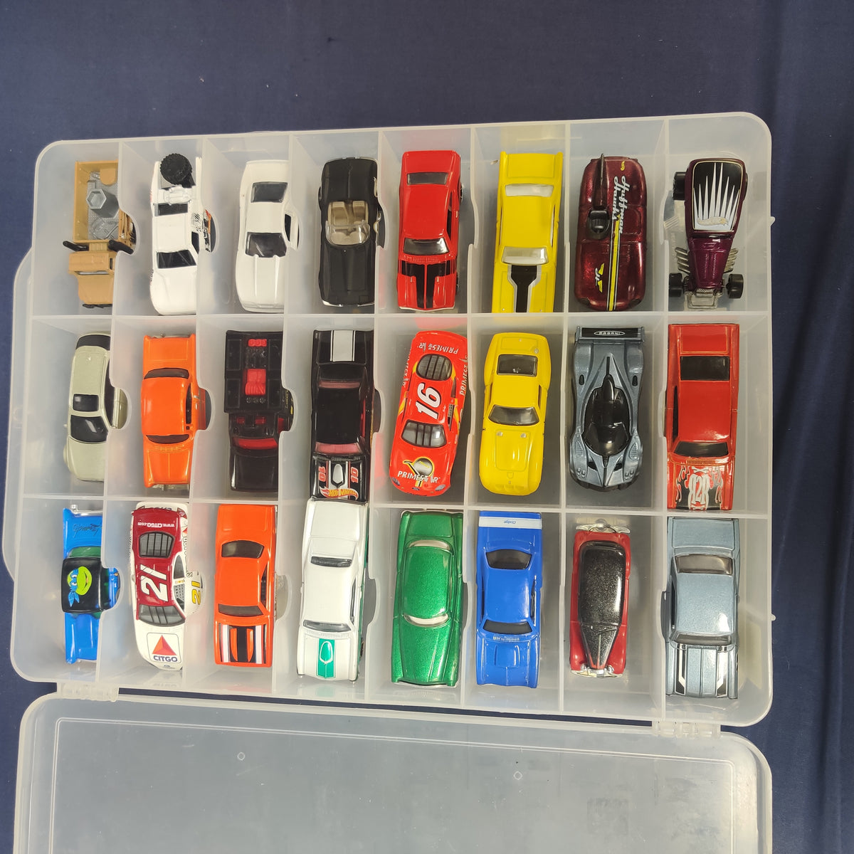 48 PACK FULL OF HOTWHEELS DIECAST CASE