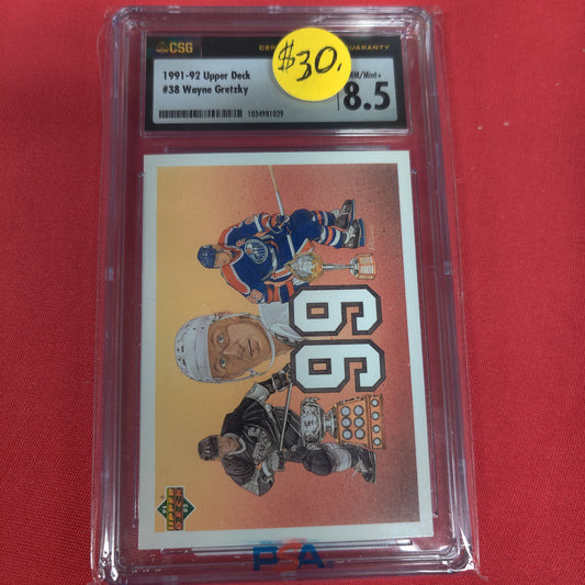 GRADED WAYNE GRETZKY HOCKEY CARD