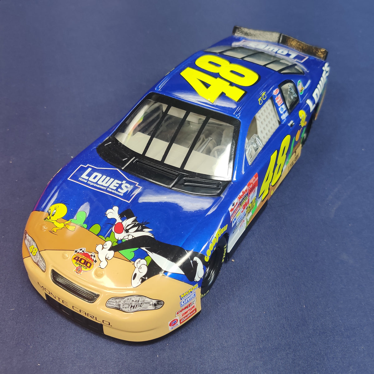 #48 1:18 SCALE LOWES LOONEY TOONS NASCAR MODEL