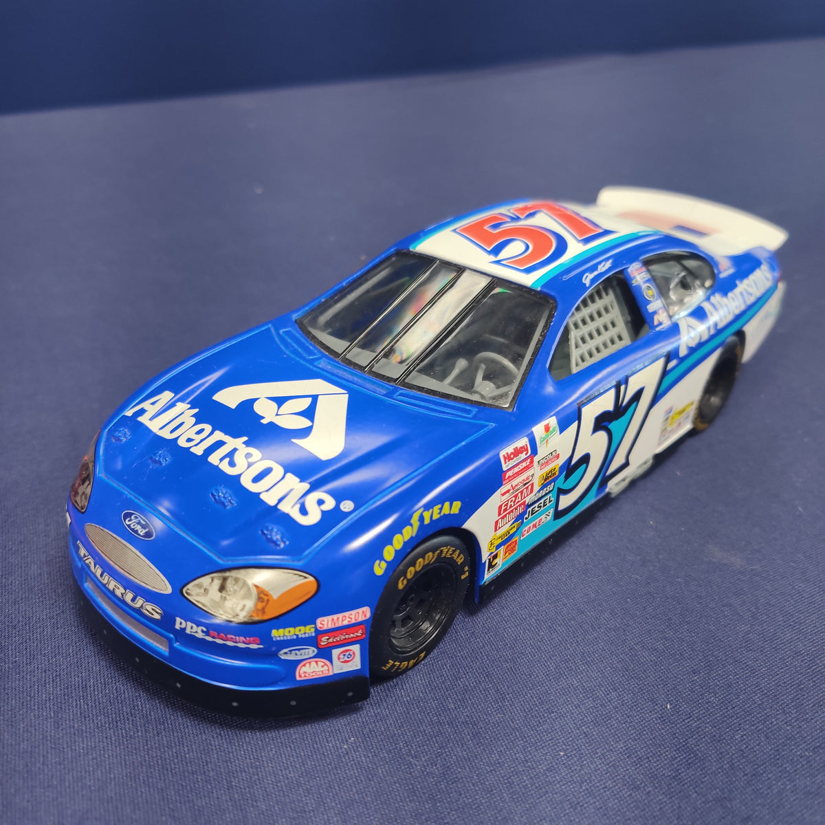 #57 ALBERTSONS FORD TAURUS 1:24 SCALE NASCAR MODEL