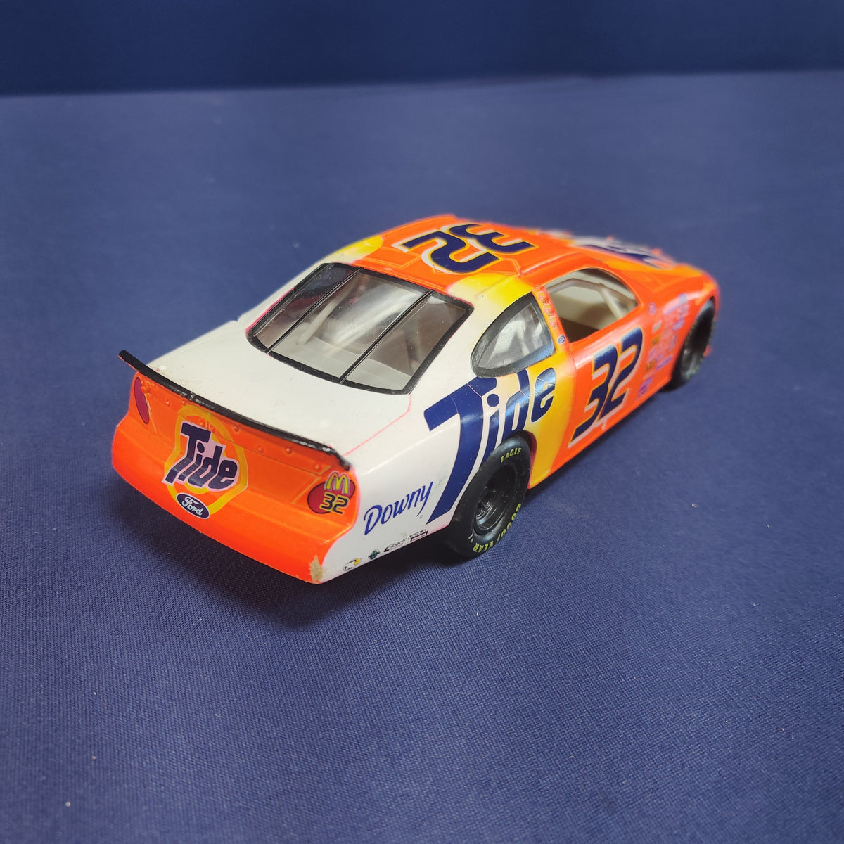 TIDE #32 1:24 SCALE NASCAR MODEL CAR