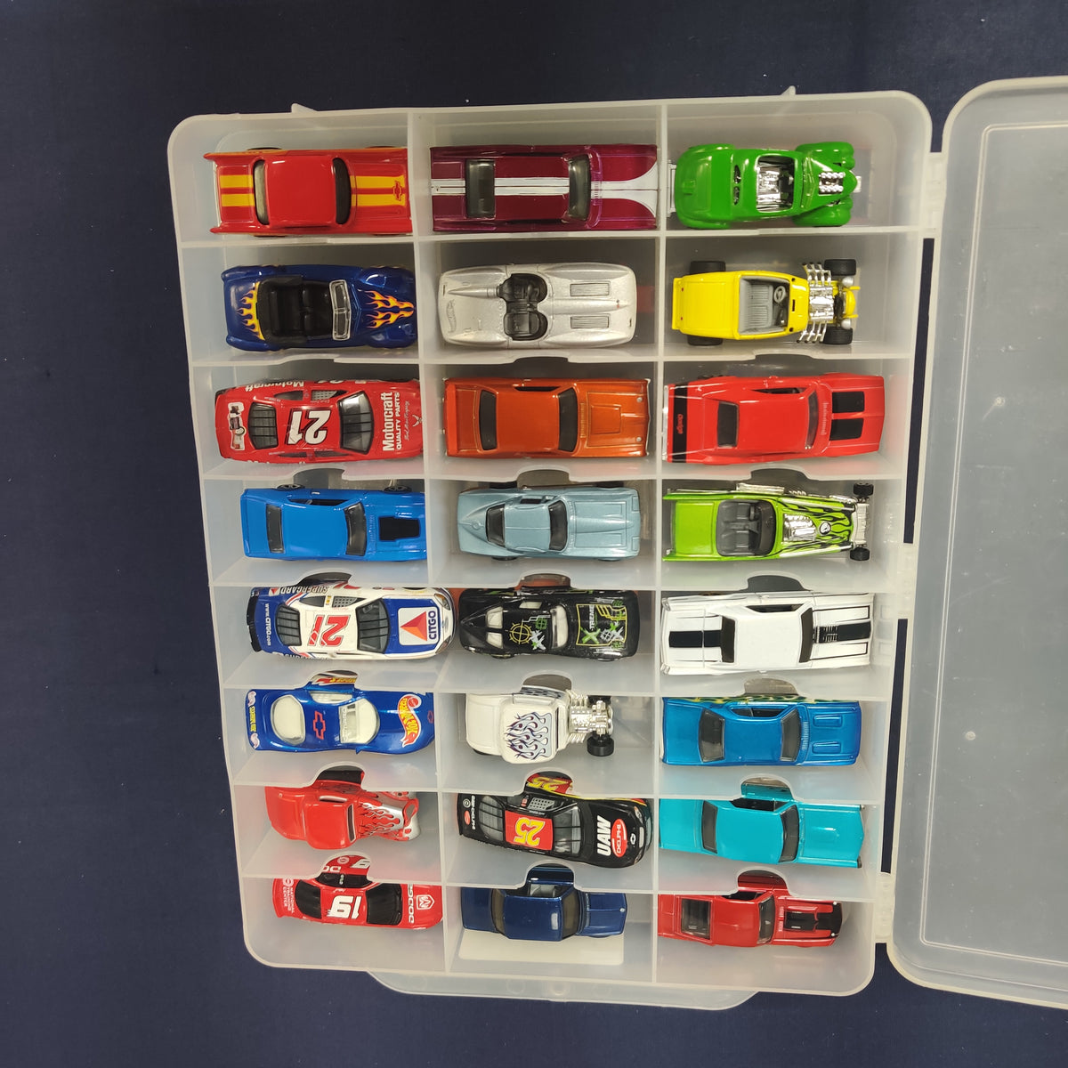 48 PACK FULL OF HOTWHEELS DIECAST CASE