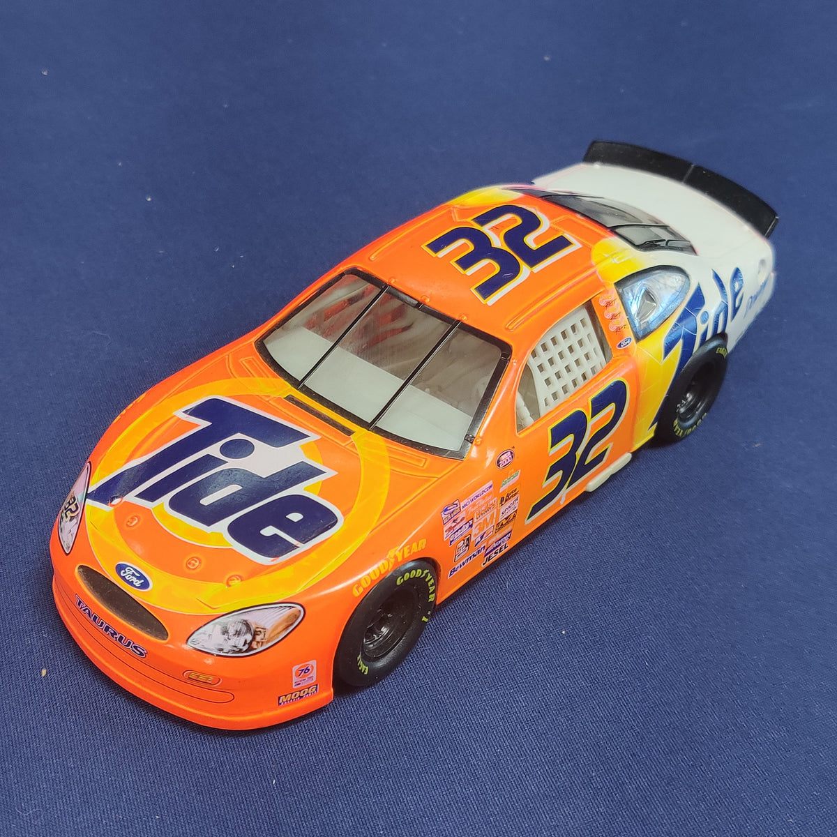 TIDE #32 1:24 SCALE NASCAR MODEL CAR