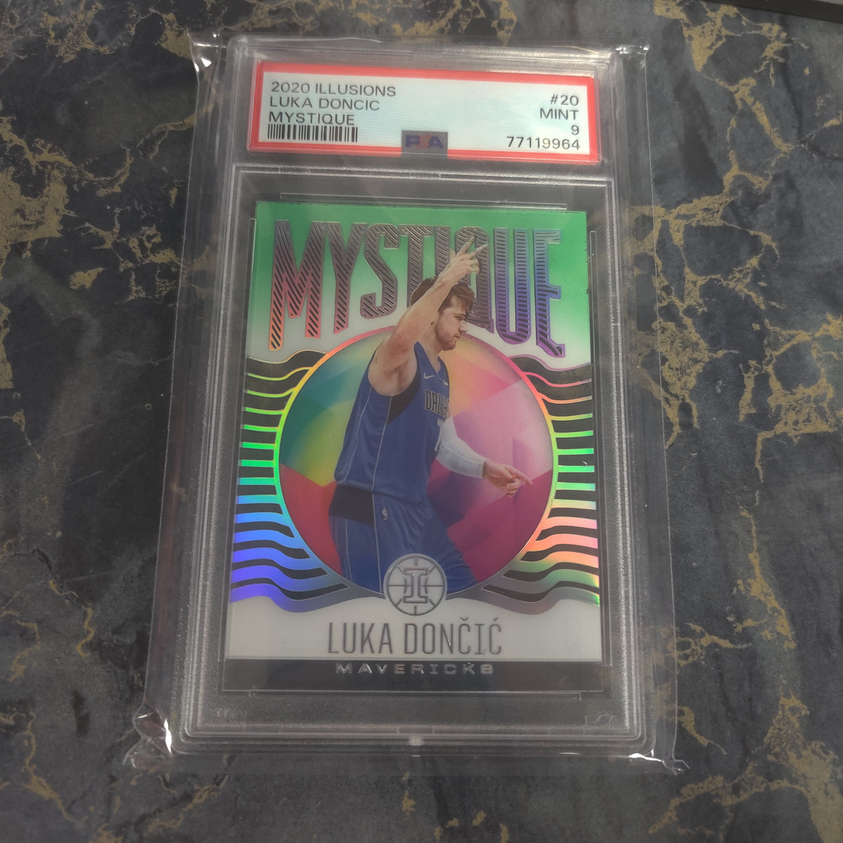 GRADED 2020 ILLUSIONS LUKA DONCIC MYSTIQUE MAVERICKS BASKETBALL CARD